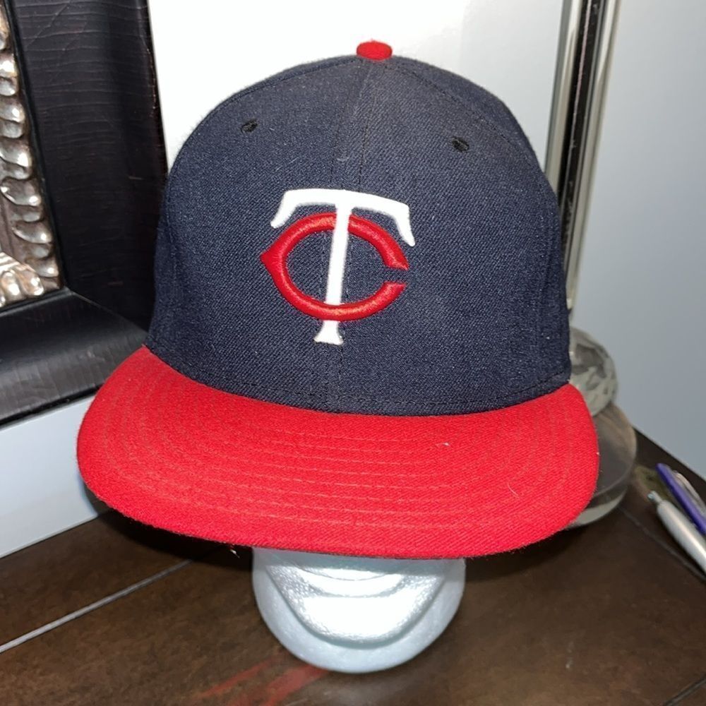 Made USA Minnesota Twins MLB fitted baseball cap hat 7 1/4 Polyester Authentic